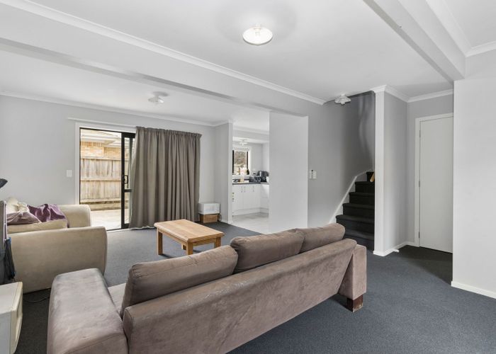  at 2/24 Hogan Street, Hamilton East, Hamilton