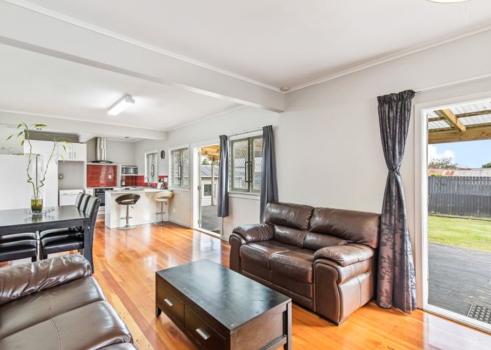  at 1/39 Vine Street, Mangere East, Auckland