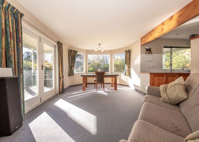 at 10 Golf Links Road, Carters Beach, Westport