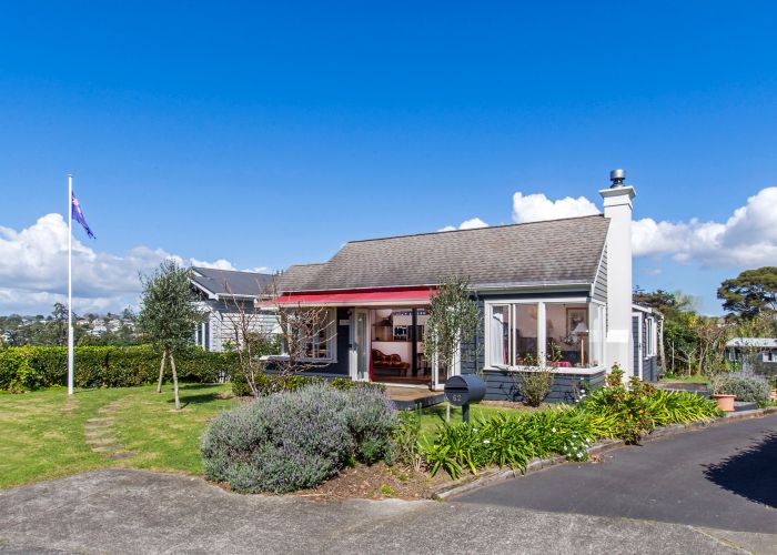  at 62 Marine Parade, Mellons Bay, Auckland