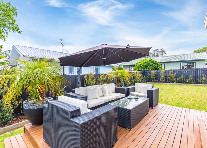  at 2/51 Tramway Road, Beach Haven, Auckland