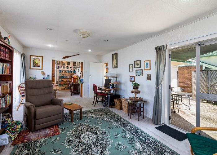  at 86 Hepburn Road, Glendene, Auckland