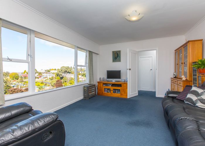  at 1/22 Hogans Road, Glenfield, Auckland