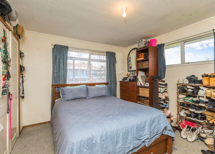  at 69 Hindmarsh Street, Henderson, Auckland
