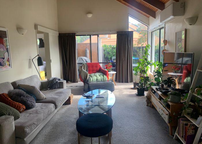  at 2/6 Stanhope Road, Mount Wellington, Auckland