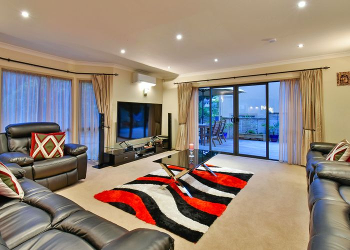  at 8 Alcove Place, Totara Heights, Auckland