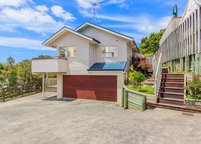  at 2/183 Browns Bay Road, Browns Bay, Auckland