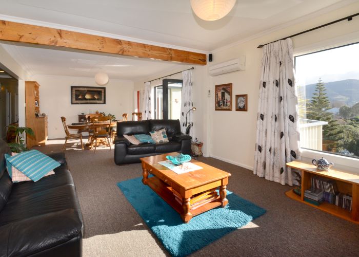  at 9 Hellyer Street, Macandrew Bay, Dunedin