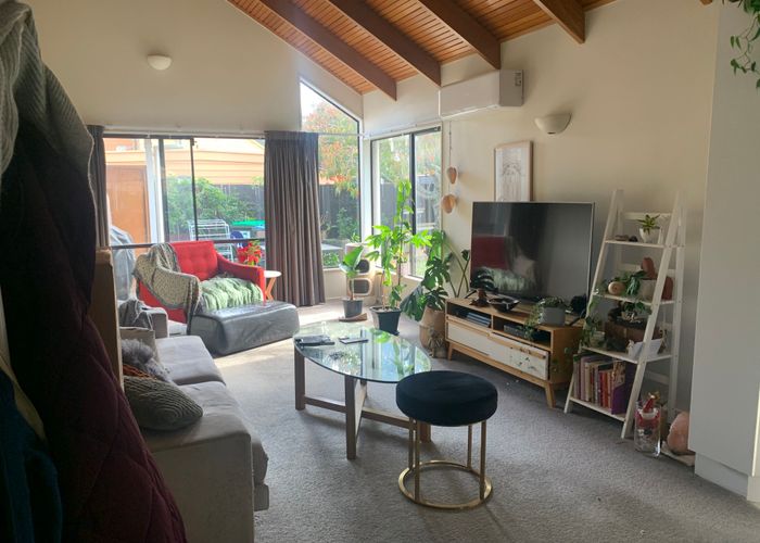  at 2/6 Stanhope Road, Mount Wellington, Auckland