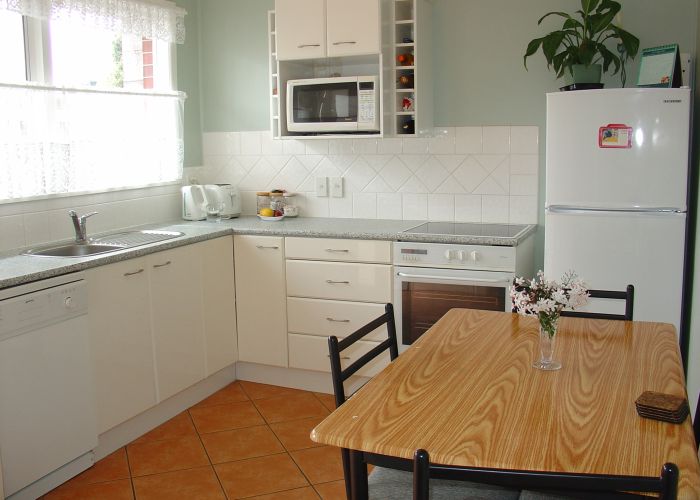  at 2/27 Cardwell Street, Onehunga, Auckland