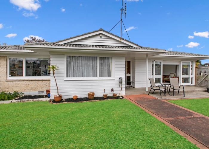  at 1/49 Meadway, Sunnyhills, Auckland