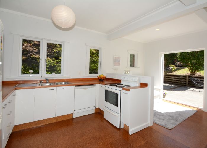  at 28 Seaview Terrace, Kew, Dunedin