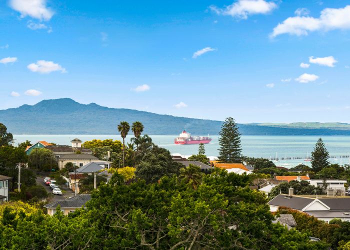  at 2/32 Brighton Road, Parnell, Auckland