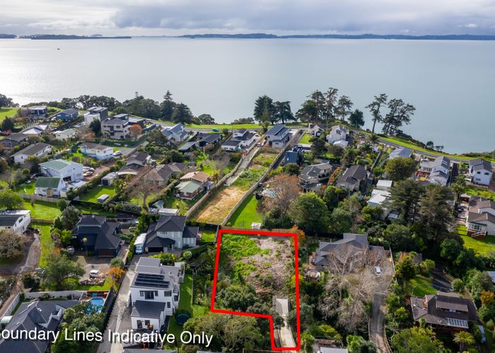  at 2/66 Beach Road, Castor Bay, Auckland