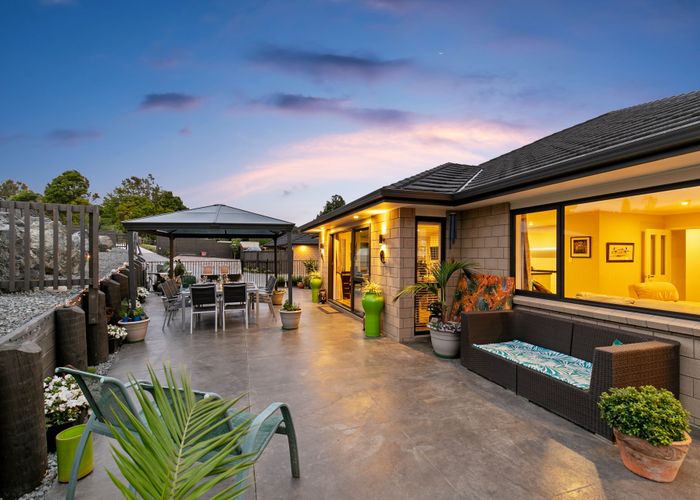  at 14 Gracechurch Drive, Flat Bush, Auckland