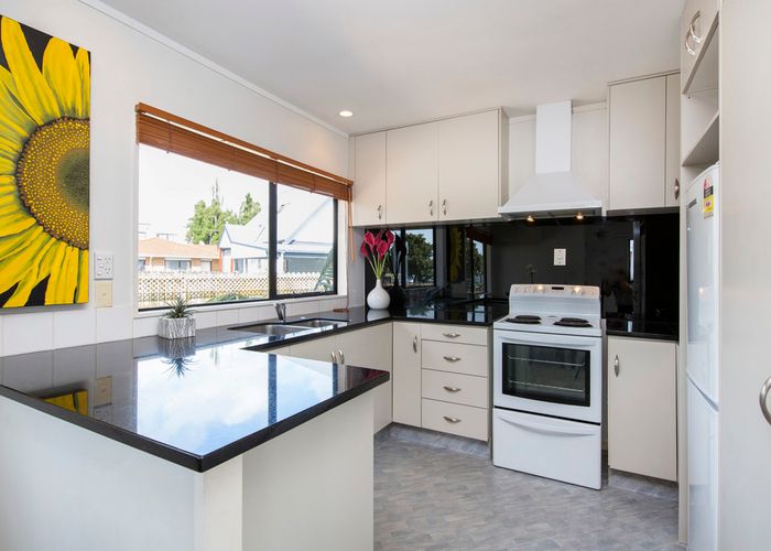 at 38 Heathridge Place, Burswood, Auckland