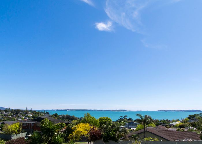 Free property data for 6 Paisley Street, Mellons Bay, Auckland homes