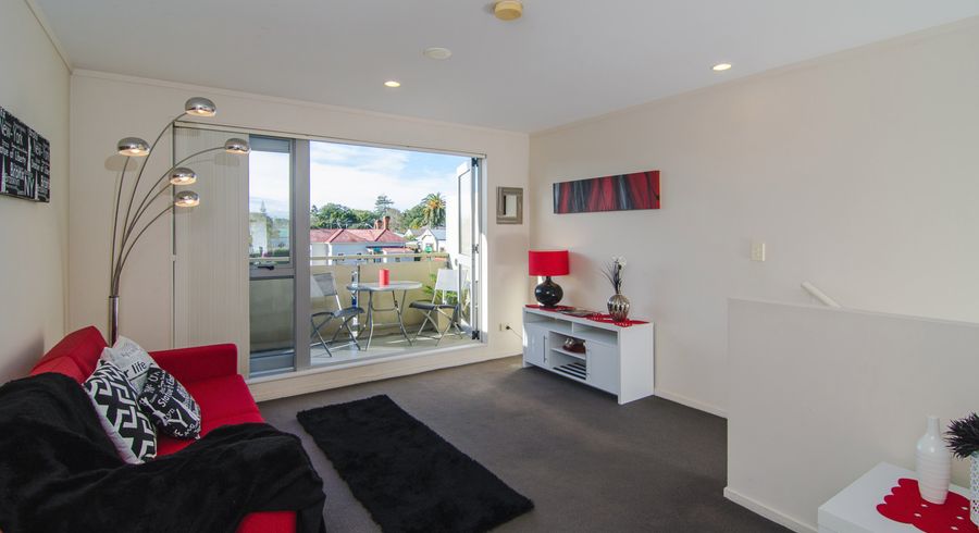  at 352/26 Morningside Drive, Morningside, Auckland