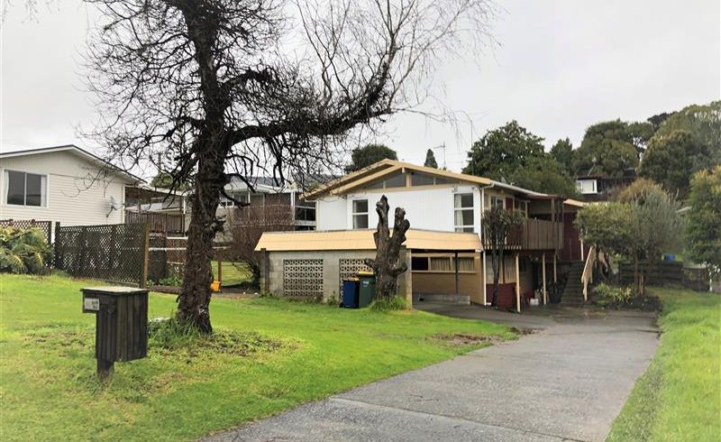  at 3 Hamilton Place, Glenfield, Auckland