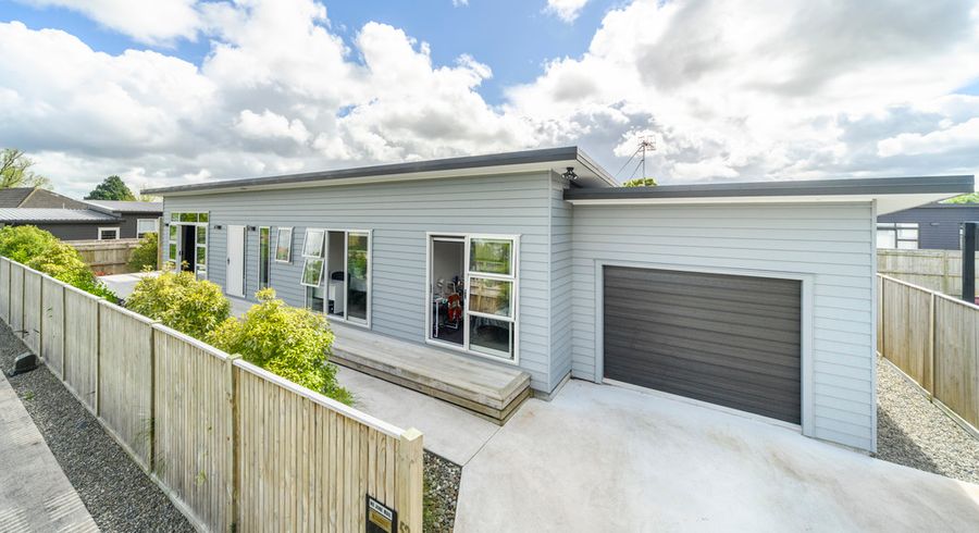  at 52 Exeter Crescent, Takaro, Palmerston North