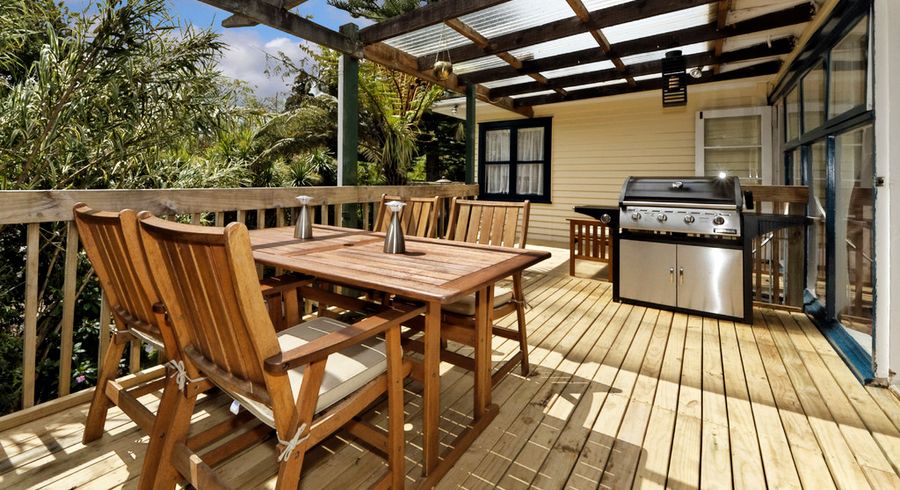  at 17 Golf Road, New Lynn, Auckland