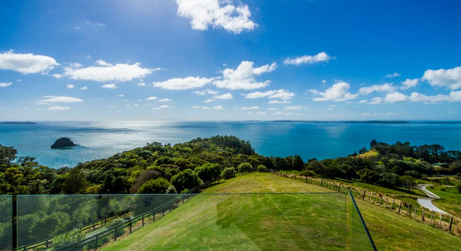 at 995 Hibiscus Coast Highway, Waiwera, Orewa