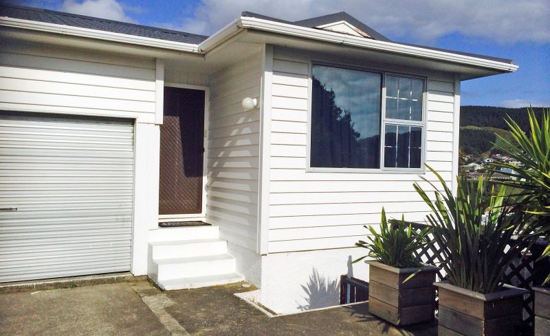  at 2/94 Taylor Terrace, Tawa, Wellington