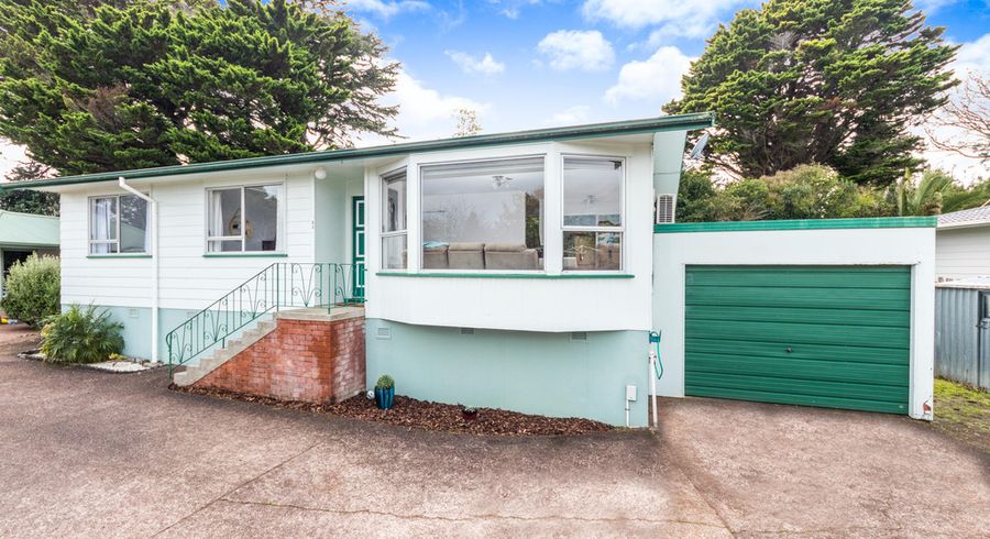  at 52 Chilcott Road, Henderson, Auckland