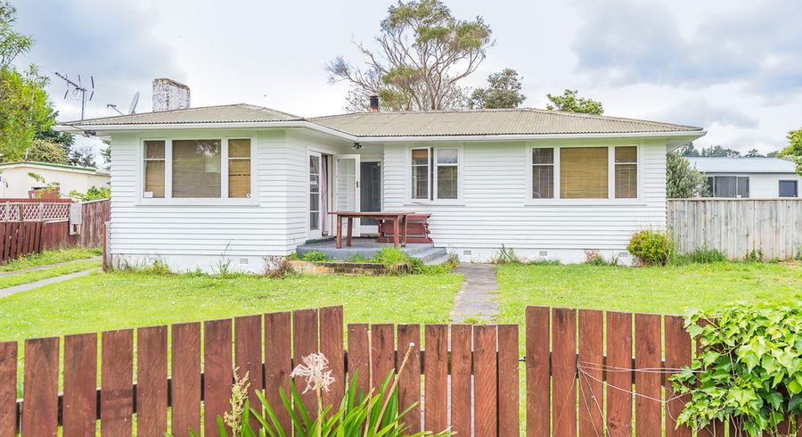  at 4 Delhi Avenue, Aramoho, Whanganui