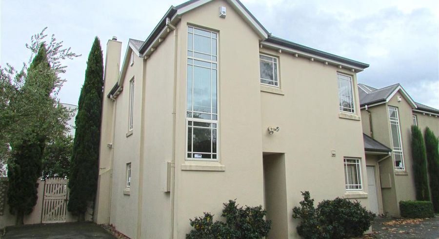  at 1/32 Winchester Street, Merivale, Christchurch