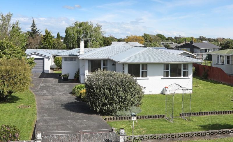  at 7 Flower Street, Bulls