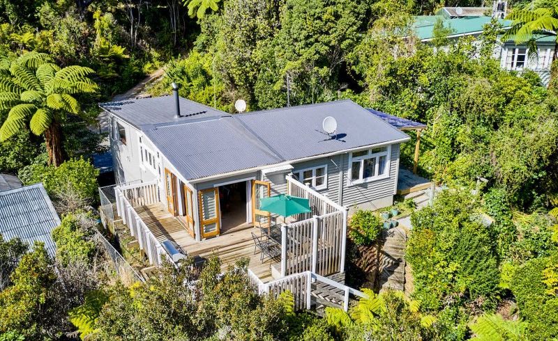  at 33 Wyndham Road, Pinehaven, Upper Hutt