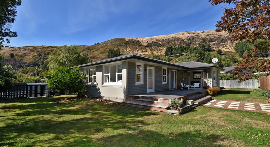  at 50 Whitfield Street, Sumner, Christchurch