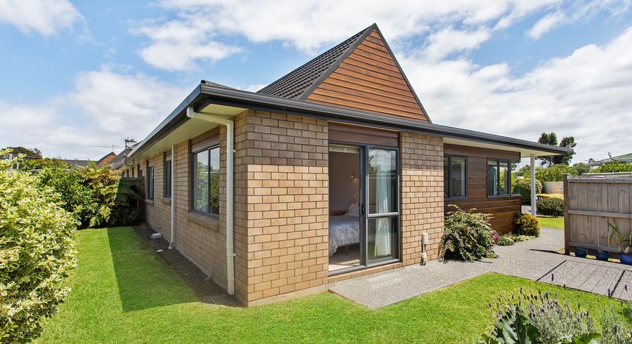  at 8/56 Larnoch Road, Henderson, Auckland