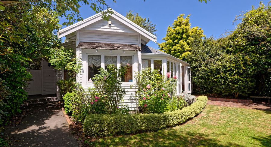  at 8 Wairarapa Terrace, Merivale, Christchurch
