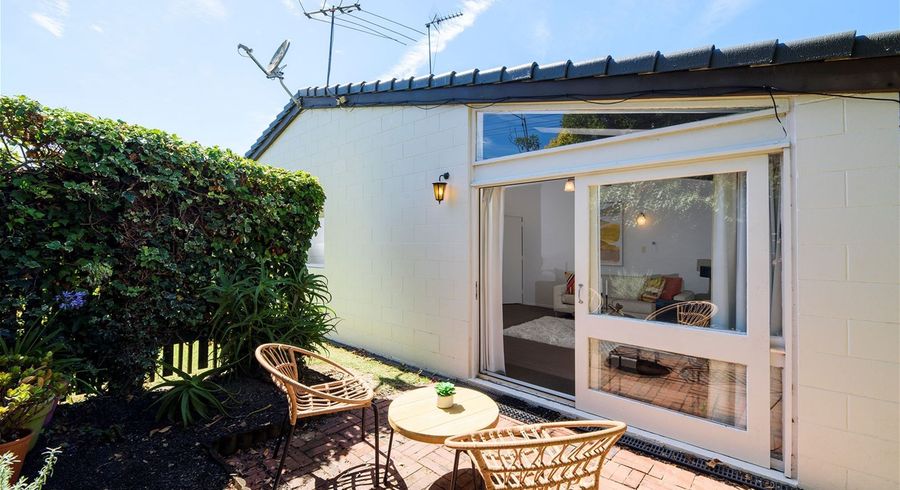  at 4/28 Wolsley Avenue, Milford, Auckland