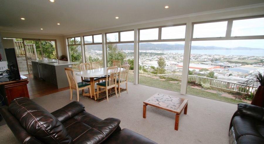  at 11 Chestnut Grove, Maungaraki, Lower Hutt