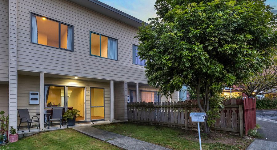  at 1/3 Hulme Place, Henderson, Auckland