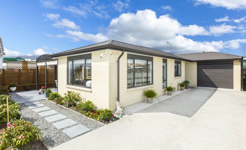  at 8A Savage Crescent, Upper Hutt Central, Upper Hutt
