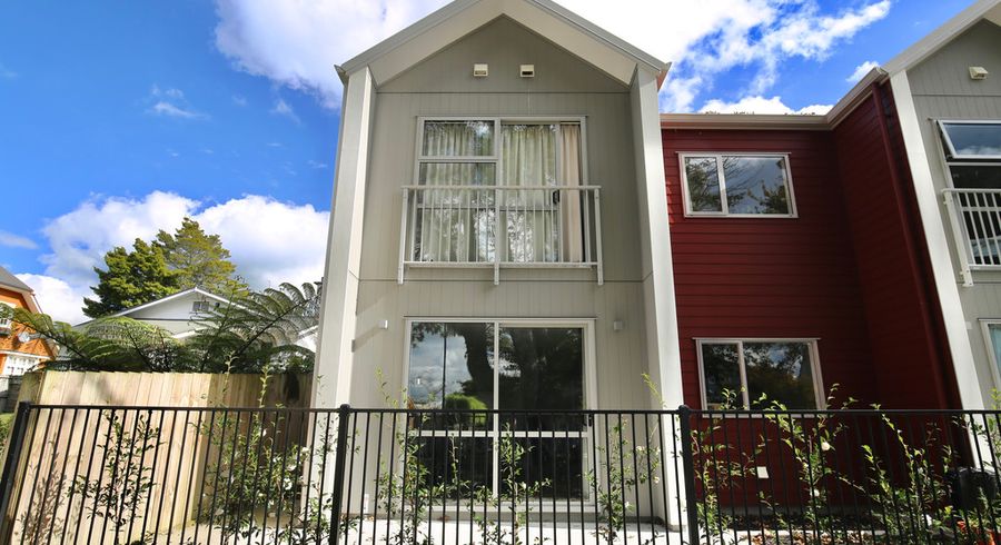 at 5/16 Hammond Street, Hamilton Central, Hamilton
