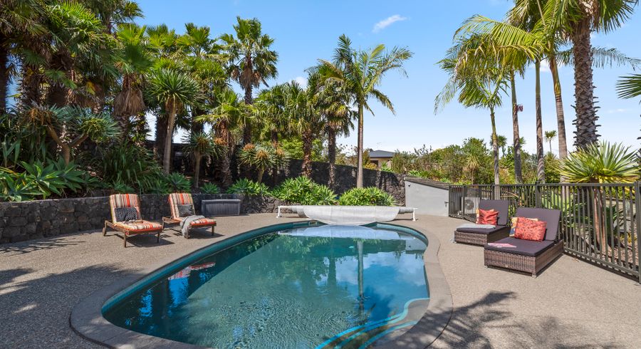  at 2/90 Albany Highway, Greenhithe, Auckland
