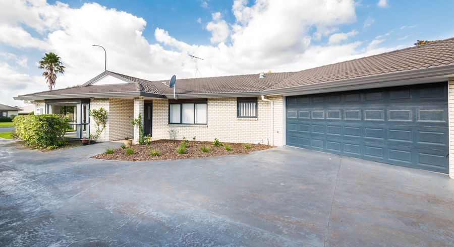 at 32 Longford Park Drive, Takanini, Auckland