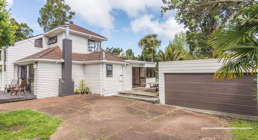  at 2 Grovelands Way, Titirangi, Auckland