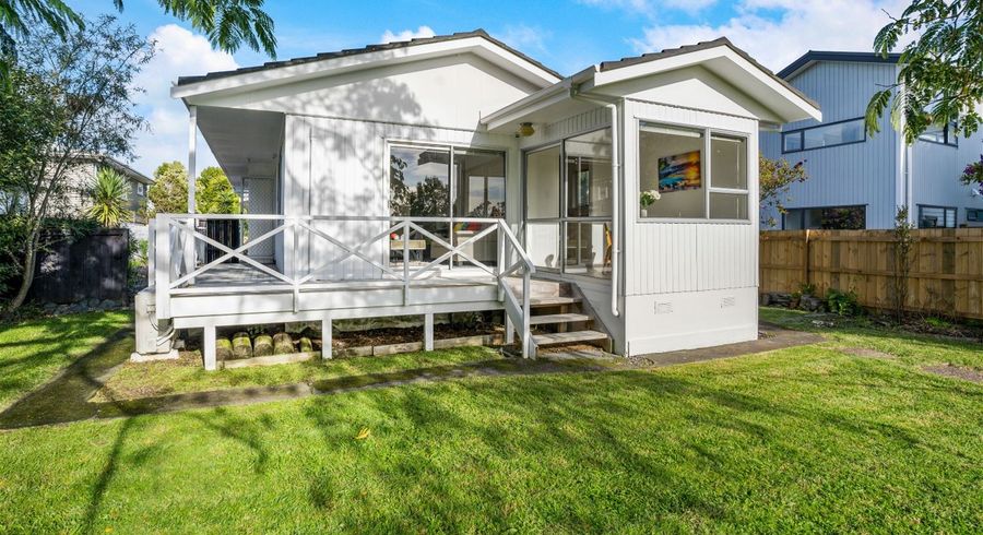  at 2/322 Royal Road, Massey, Auckland