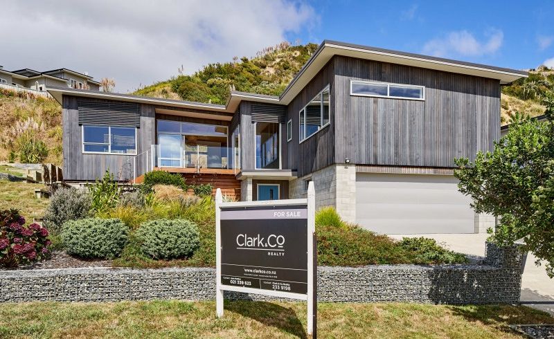  at 3 Pacific View, Whitby, Porirua