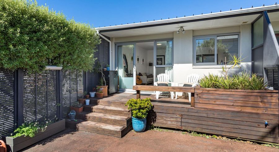  at 2/14 Poronui Street, Mount Eden, Auckland