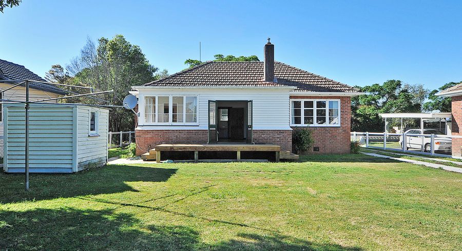  at 9 Park Road, West End, Palmerston North