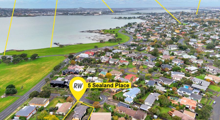  at 5 Sealand Place, Mangere Bridge, Auckland