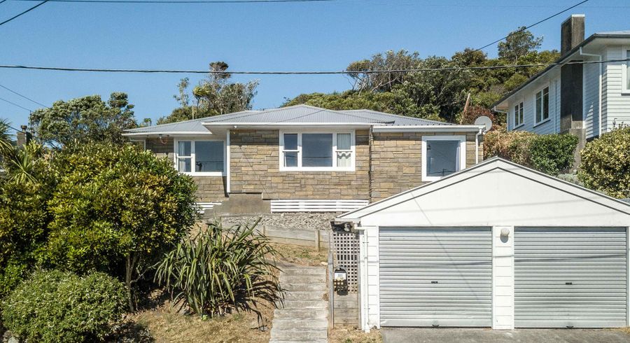  at 11 Link Road, Newlands, Wellington