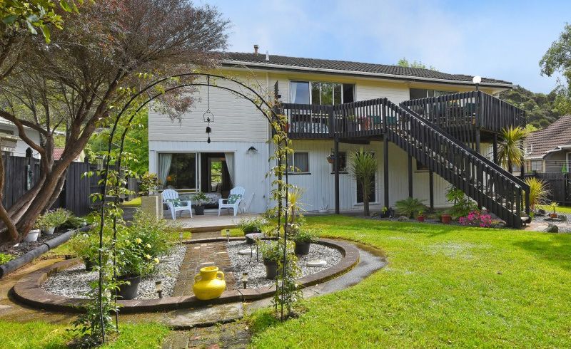  at 24 Kurth Crescent, Silverstream, Upper Hutt